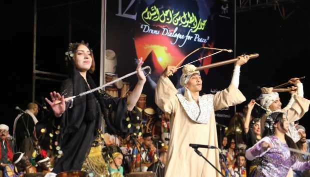 افتتاح مهرجان الطبول الدولي: تألق فريقي الغربية والمنيا للفنون الشعبية تحت شعار ‘حوار الطبول من أجل السلام’