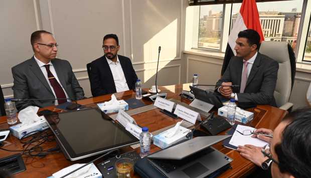 وزير الصناعة يؤكد أهمية الصناعات الكيماوية في تحقيق أهداف استراتيجية 2030