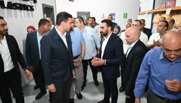 وزير الصناعة خالد هاشم يؤكد أهمية الصناعات الدوائية ضمن استراتيجية 2030 خلال زيارته للإسكندرية