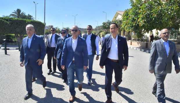 وزير الاستثمار يتفقد 416 مشروعًا في المنطقة الحرة بالعامرية ضمن جولة ميدانية في الإسكندرية