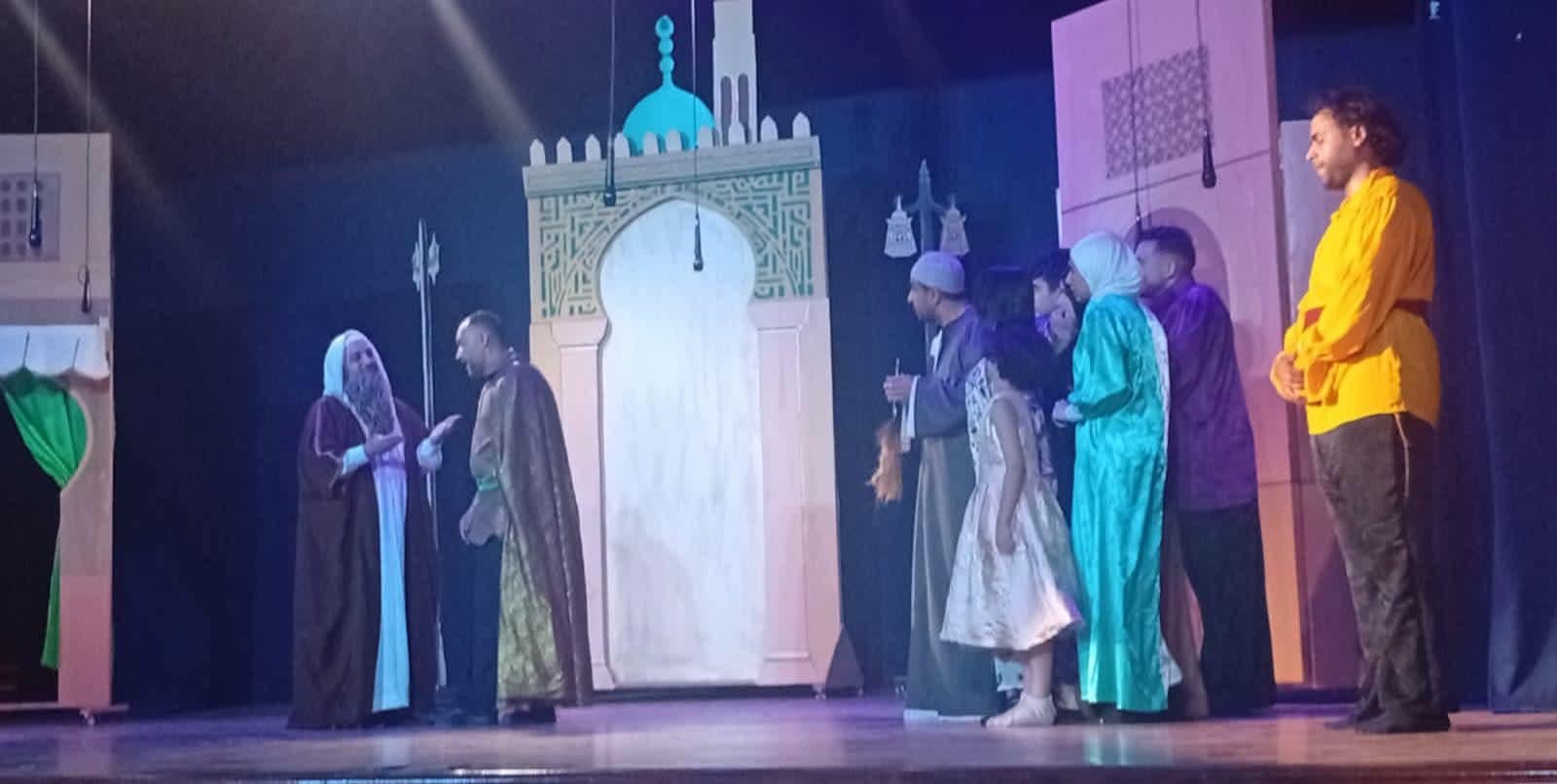 العرض المسرحي أرض الملائكة