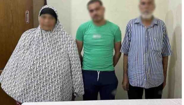 الأمن يضبط سيدة ونجلهما بتهمة الاعتداء على زوجها وطرده من المنزل في البحيرة