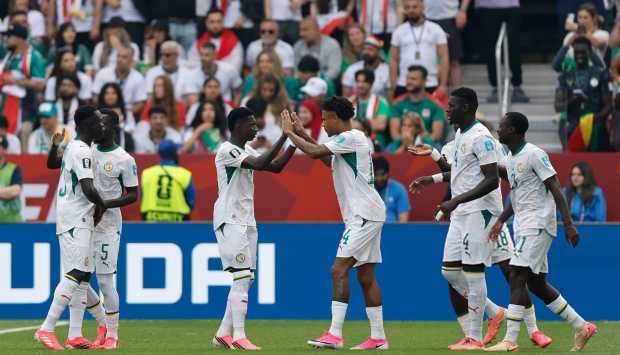 حبيب ديارا يسجل هدف السنغال الأول في شباك العراق بكأس العالم 2026