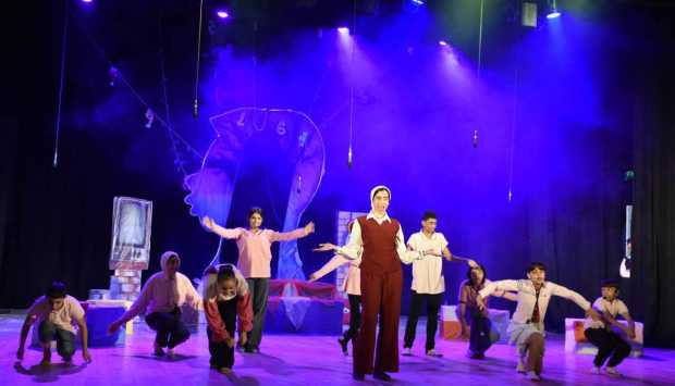 مهرجان نوادي مسرح الطفل 2: عرض “عالم تنة ورنة” يسلط الضوء على تقبل الآخر ومواجهة التنمر