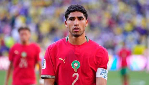 أشرف حكيمي يشيد بمحمد صلاح كرمز لتغيير الصورة النمطية عن اللاعب العربي