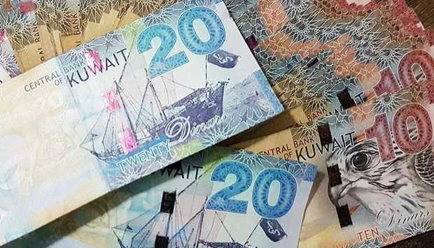 الدينار الكويتي يواصل تقدمه أمام الجنيه المصري: سعر الشراء يصل إلى 162.68 جنيهًا