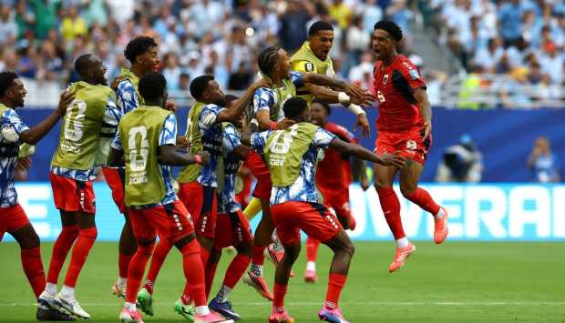 كيفن بينا يسجل أول هدف تاريخي للرأس الأخضر في كأس العالم أمام أوروجواي