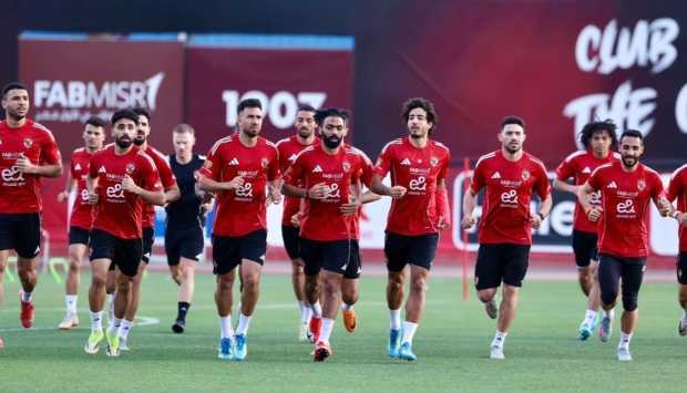 الأهلي يُصر على تخفيض العقود في ظل أزمة مالية قبل الموسم الجديد