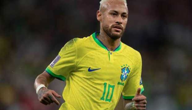 رئيس البرازيل لولا دا سيلفا يسخر من نيمار خلال حدث رسمي