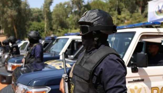 الأجهزة الأمنية تضبط سائق ميكروباص هرب بعد صدم فتاة في مصر الجديدة