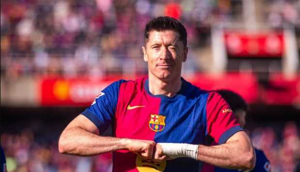 روبرت ليفاندوفسكي يوقع مع شيكاغو فاير للدوري الأمريكي بعد 4 مواسم في برشلونة