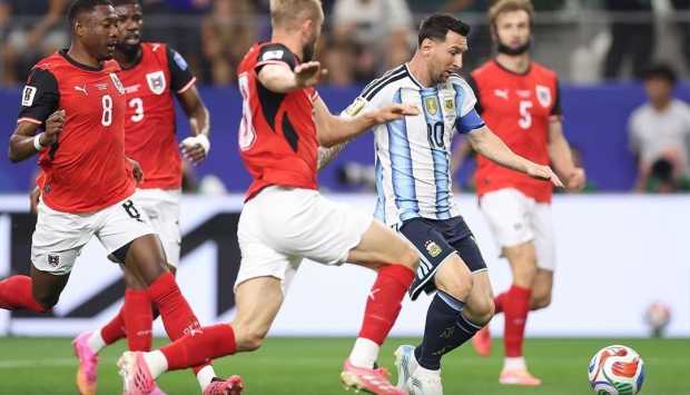 ليونيل ميسي يتجاوز كلوزه ويصبح الهداف التاريخي لكأس العالم برصيد 17 هدفًا