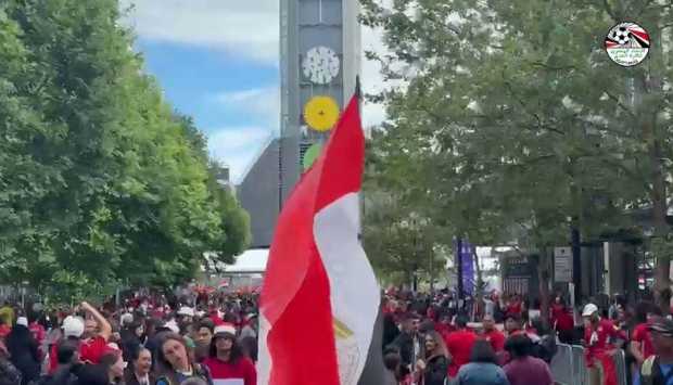 الجماهير المصرية تحتفل في سياتل بزي فرعوني قبل مواجهة إيران بكأس العالم 2026